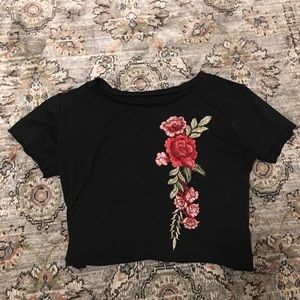 rose embellished crop top floral cropped tee